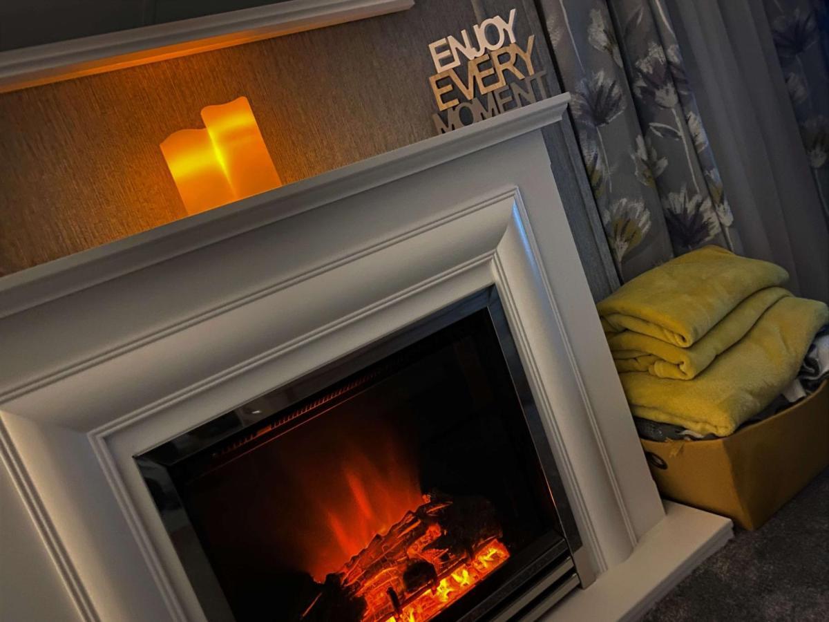 The Yorkshire Burrow Lodge With Hot Tub 외부 사진